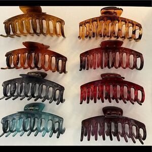 Soman 8 large claw hair clips NWT